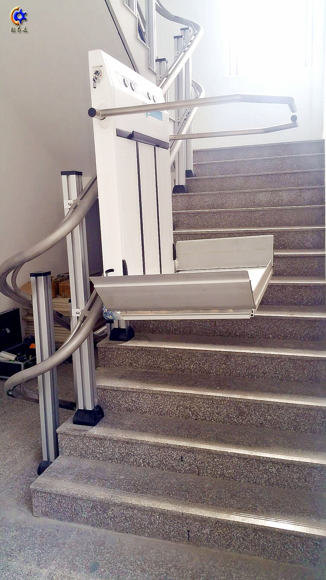 斜掛式無障礙升降平臺