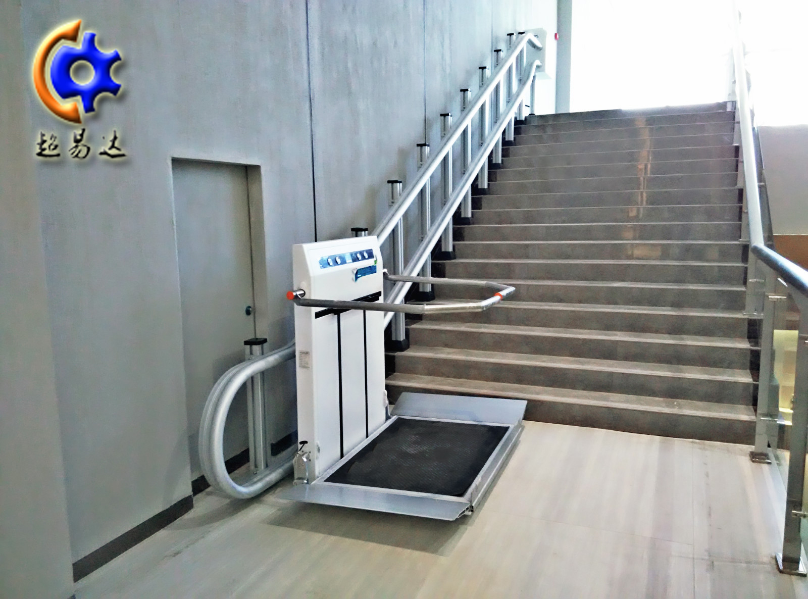 斜掛式升降平臺