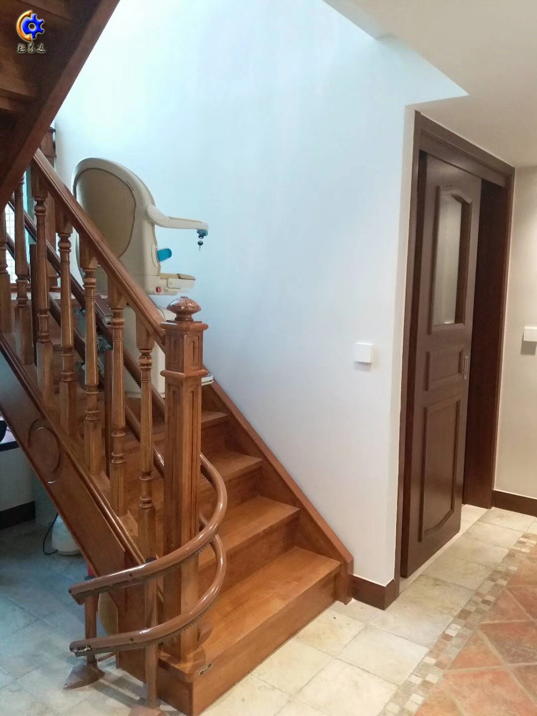 斜掛式座椅電梯