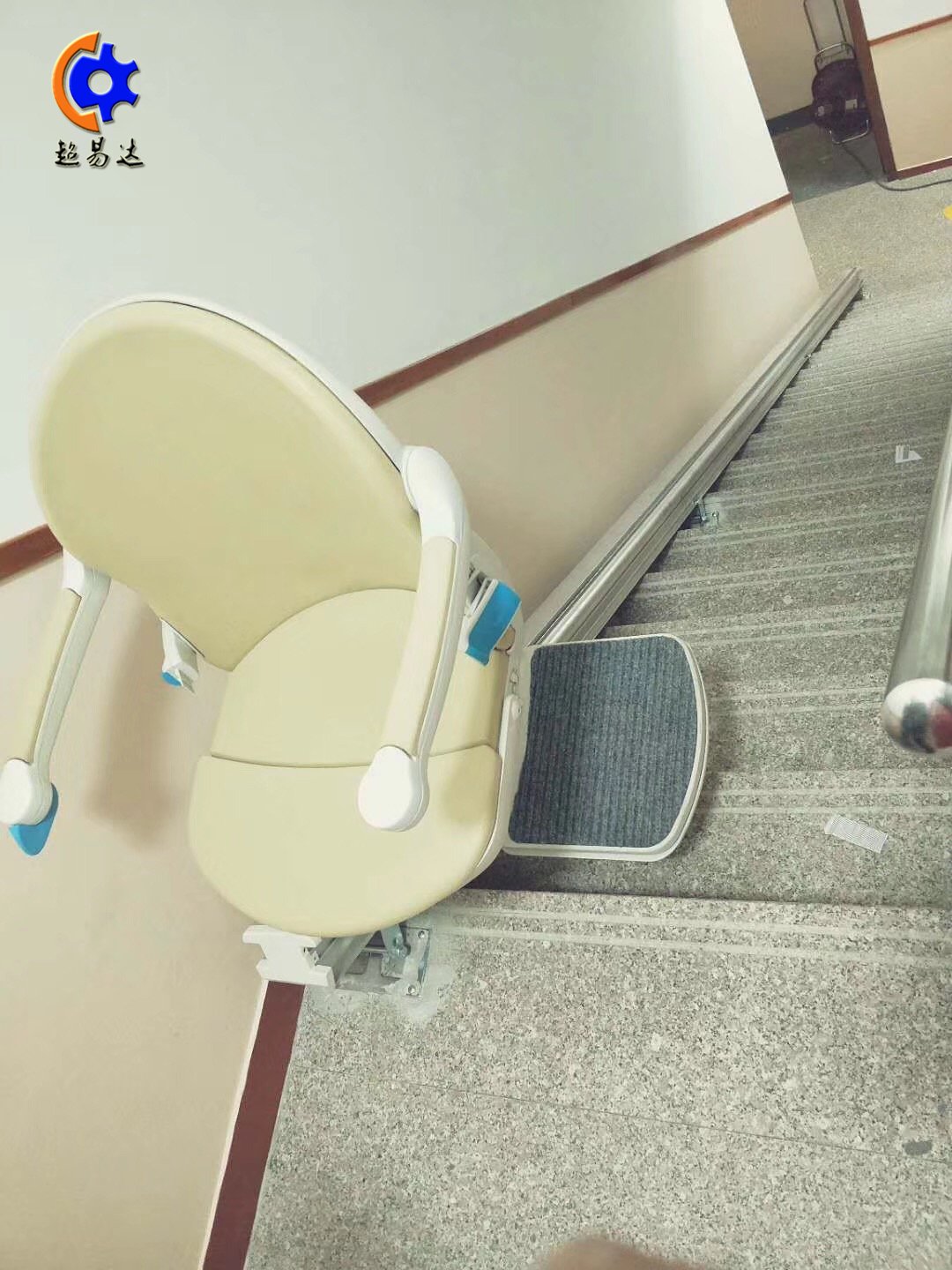 斜掛式座椅升降機(jī)