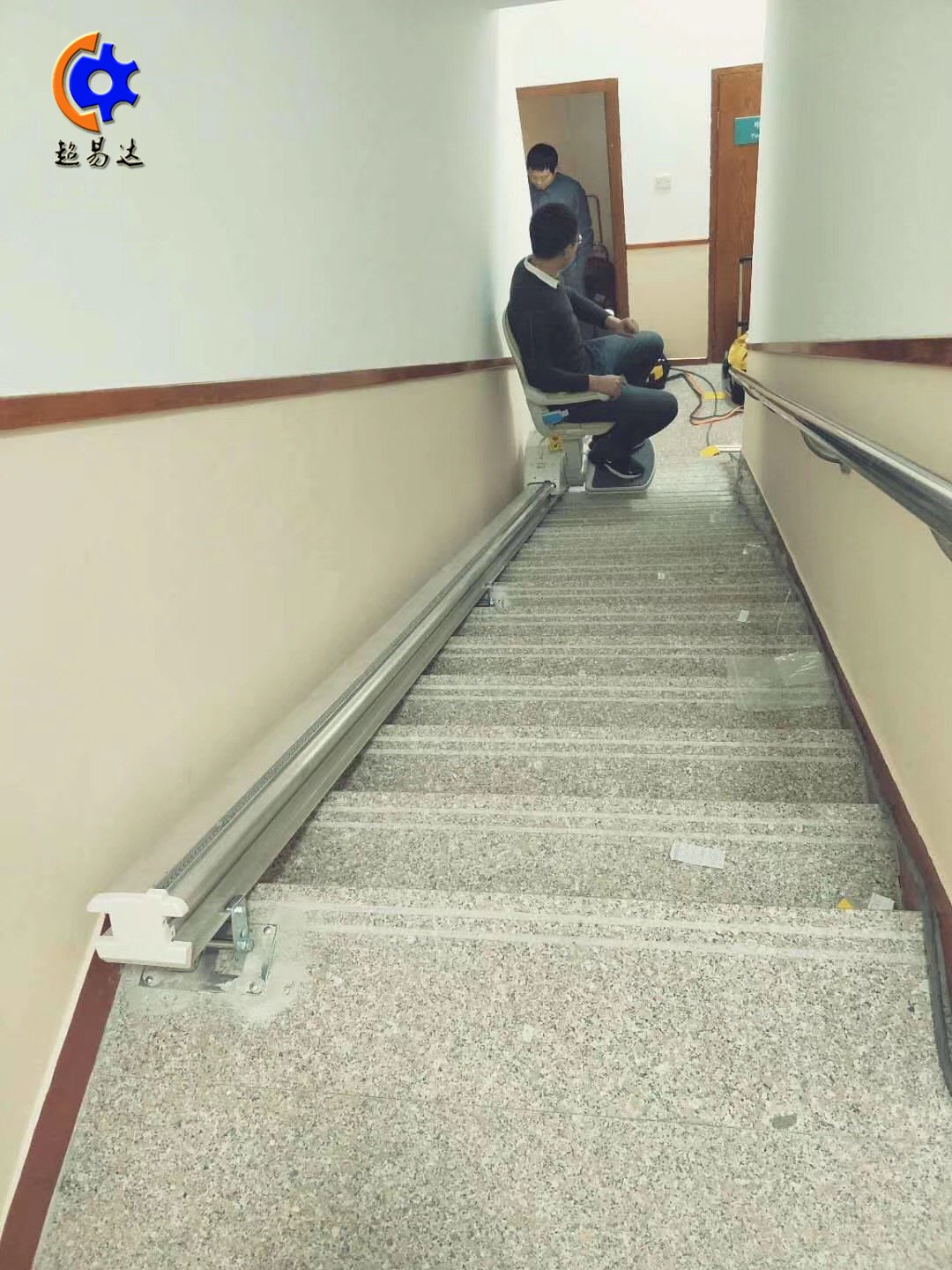 斜掛式座椅升降機(jī)