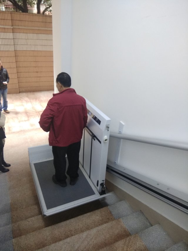 無障礙升降平臺(tái)